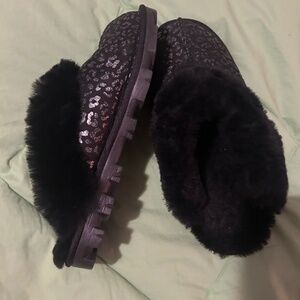 Women's UGG Black and Metallic Slip On Slippers Size 8